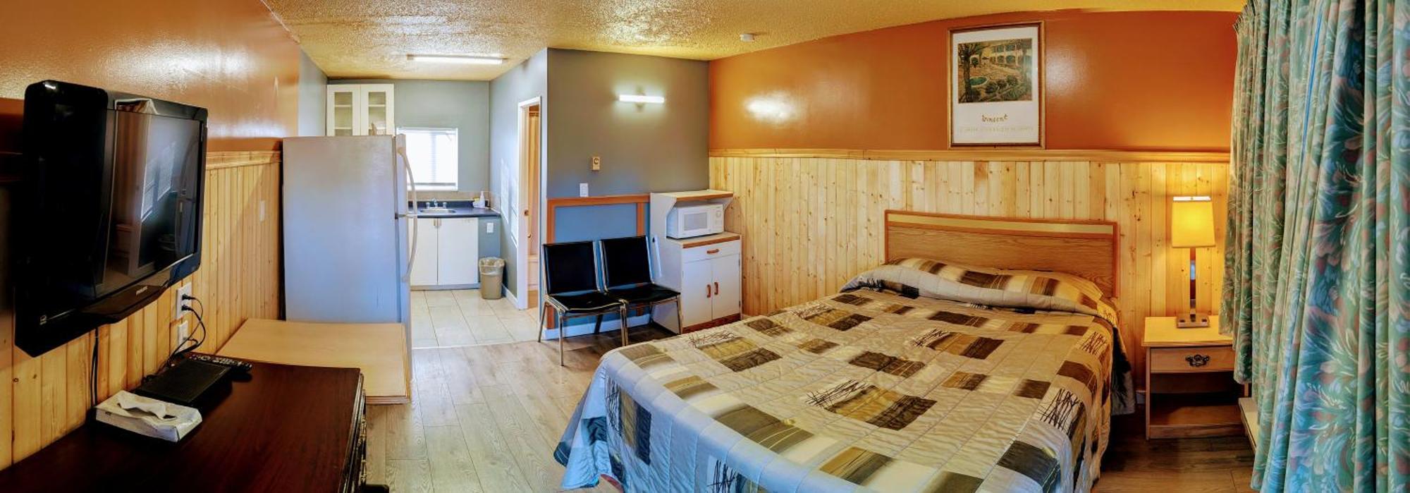 Gold Pan Motel Quesnel Exterior photo