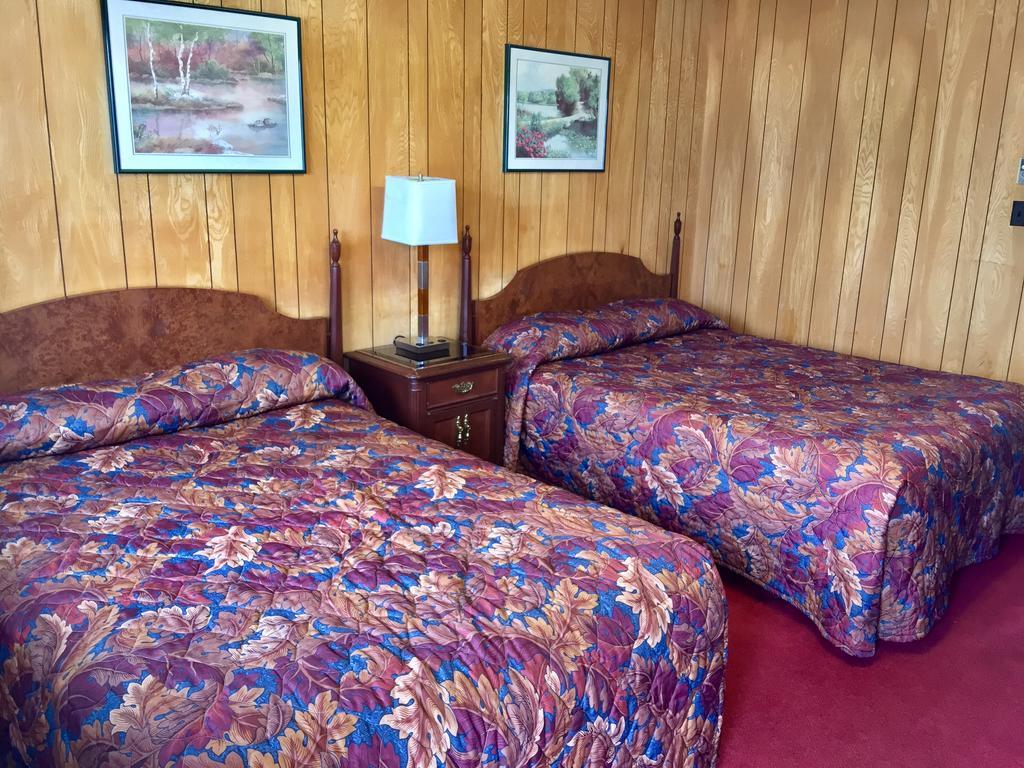 Gold Pan Motel Quesnel Exterior photo